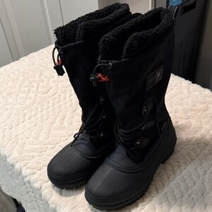 Helly Hansen Black Snow Boots with Red Details